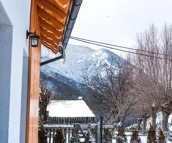 Ograda Magura Village