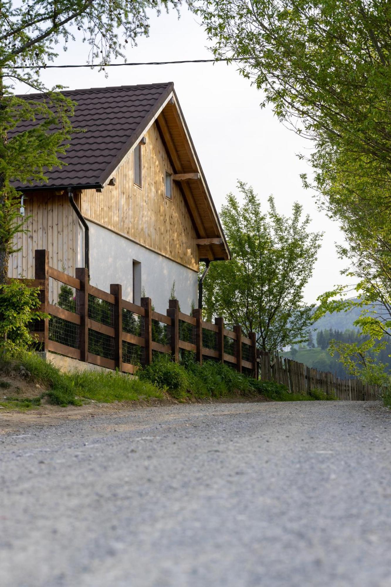 Ograda Village